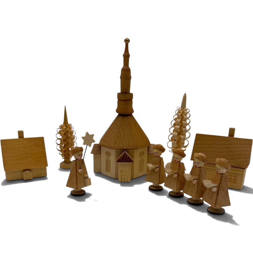 Vintage GDR East German Wooden Village Set Erzgebirge Carolers Church Spanbaum